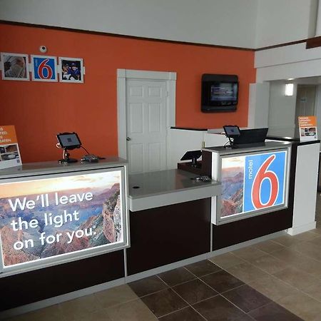 Motel 6 波特兰 内观 照片