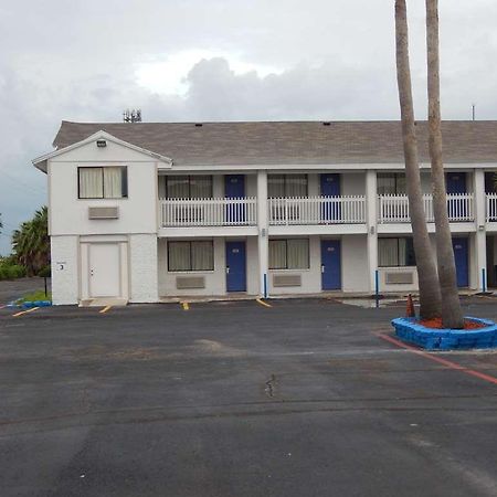 Motel 6 波特兰 外观 照片