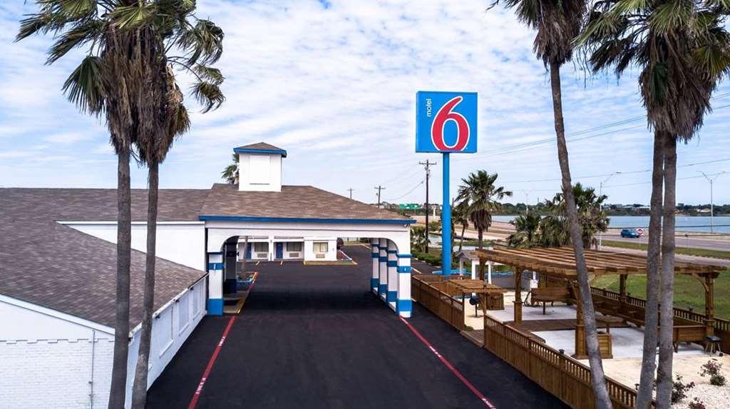 Motel 6 波特兰 外观 照片